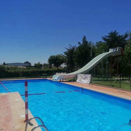Camping Cubillas Cubillas de Santa Marta 外观 照片